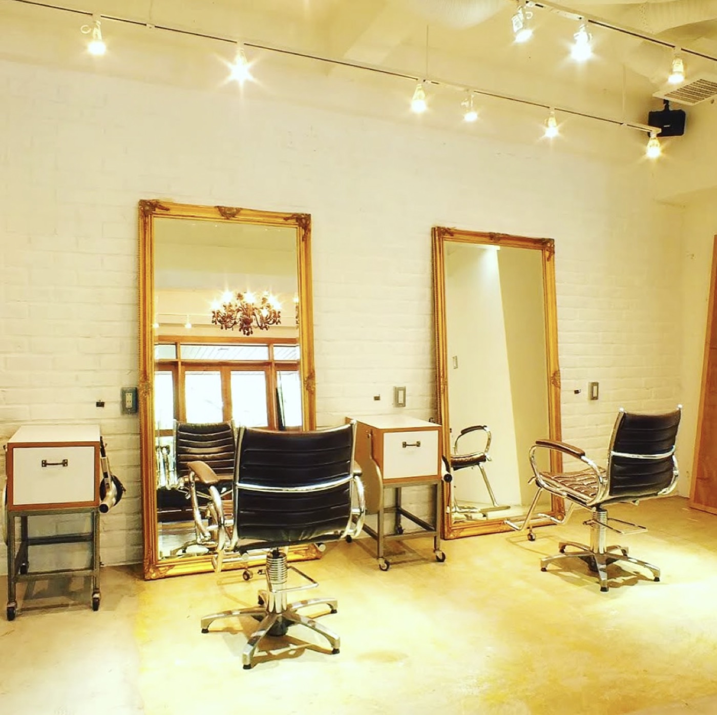 PETAR WONG HAIR の店内の様子